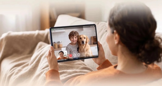 تبلت اقتصادی TCL TAB A21 با نمایشگر کاغذی و باتری غول‌پیکر رونمایی شد