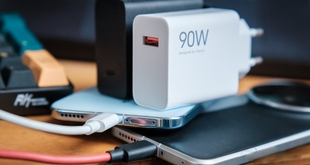 راهنمای خرید بهترین شارژر USB-C؛ حتما این مشخصات را بررسی کنید