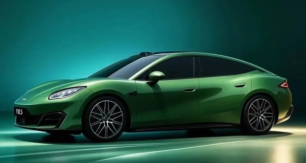 سدان برقی بی وای دی Fang Cheng Bao Formula S با قدرت ۶۵۷ اسب‌بخار و شارژ فوق‌سریع معرفی شد