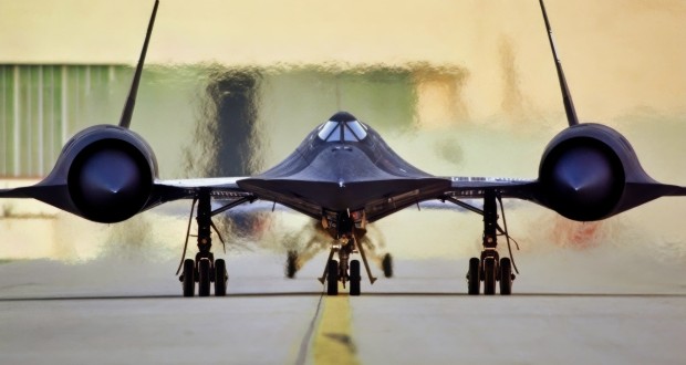 هواپیمای جاسوسی SR-71 بلک‌برد آمریکا در ارتفاع ۷۹ هزار پایی متلاشی شد اما خلبان زنده ماند