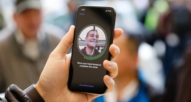 قابلیت Face ID آیفون چه تفاوتی با تشخیص چهره در گوشی‌های اندرویدی دارد؟