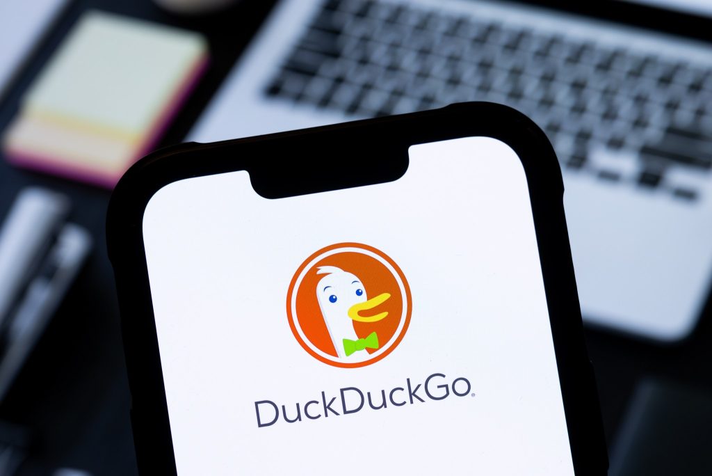 قابلیت تازه DuckDuckGo برای فیلتر تصاویر ساخته‌شده با AI