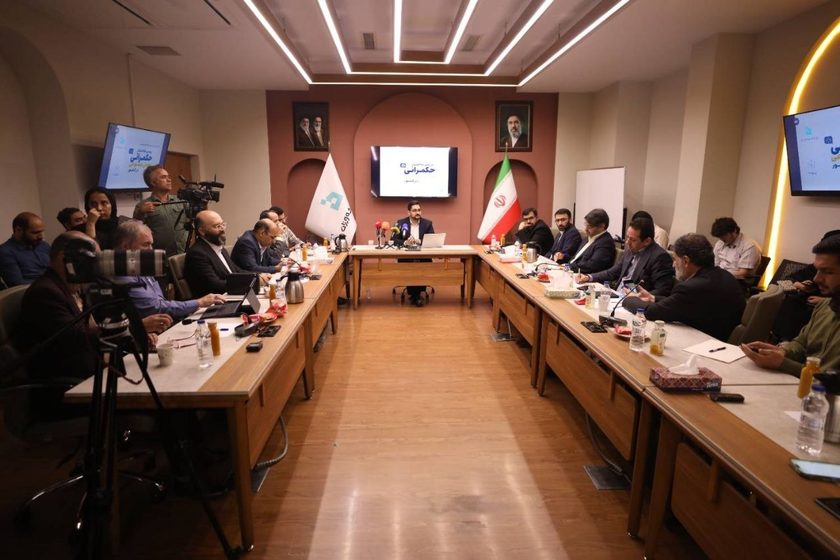 کلاف سردرگم حکمرانی هوش مصنوعی در ایران؛ از موازی‌کاری ساختاری تا بیم سلب فرصت در مسابقه جهانی