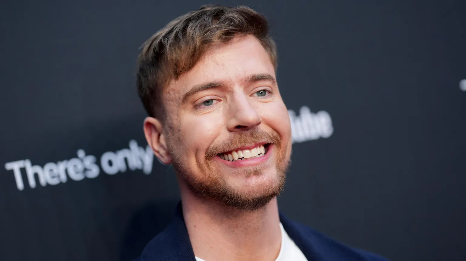 حذف ابزار هوش مصنوعی MrBeast پس از موج انتقادها: «قصد کمک داشتم، اما اشتباه کردم»