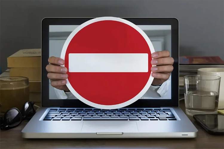 ايتنا - خلع‌سلاح افکار عمومیقطع اینترنت اجازه شنیدن صداهای متنوع در جامعه را از بین می‌‏برد