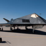 بازسازی جنگنده رادارگریز F-117 نایت‌هاوک برای نمایش در موزه