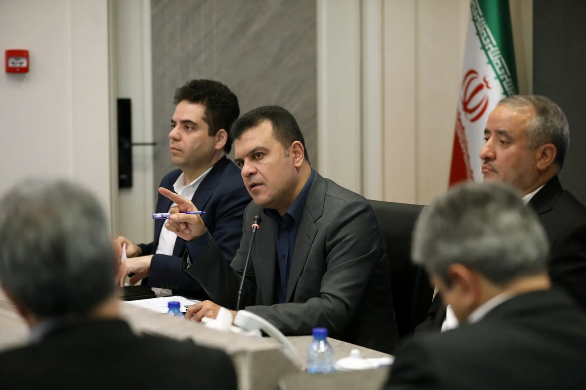 معاون علمی رئیس‌جمهور: ۸۳ درصد رتبه‌های برتر کنکور در ایران مانده‌اند/ زمینه بازگشت نخبگان به کشور باید فراهم شود