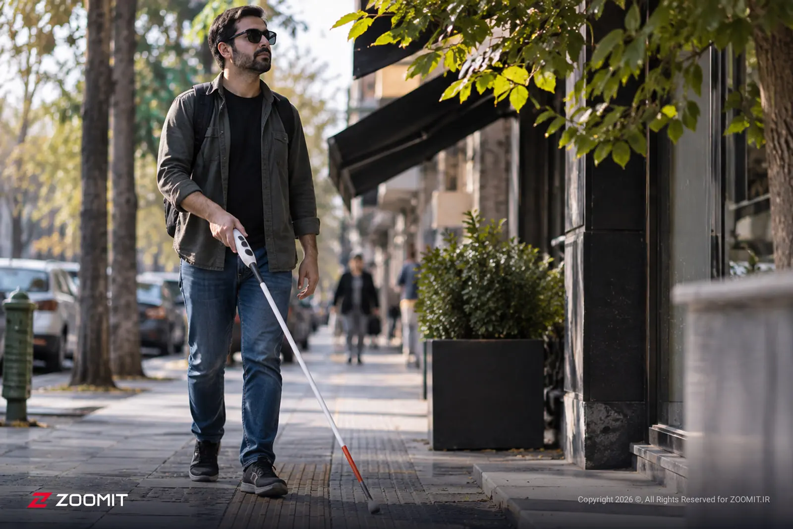 ابزاری کاربردی برای نابینایان؛ عصای سفید هوشمند چیست و چه تفاوتی با عصای معمولی دارد؟